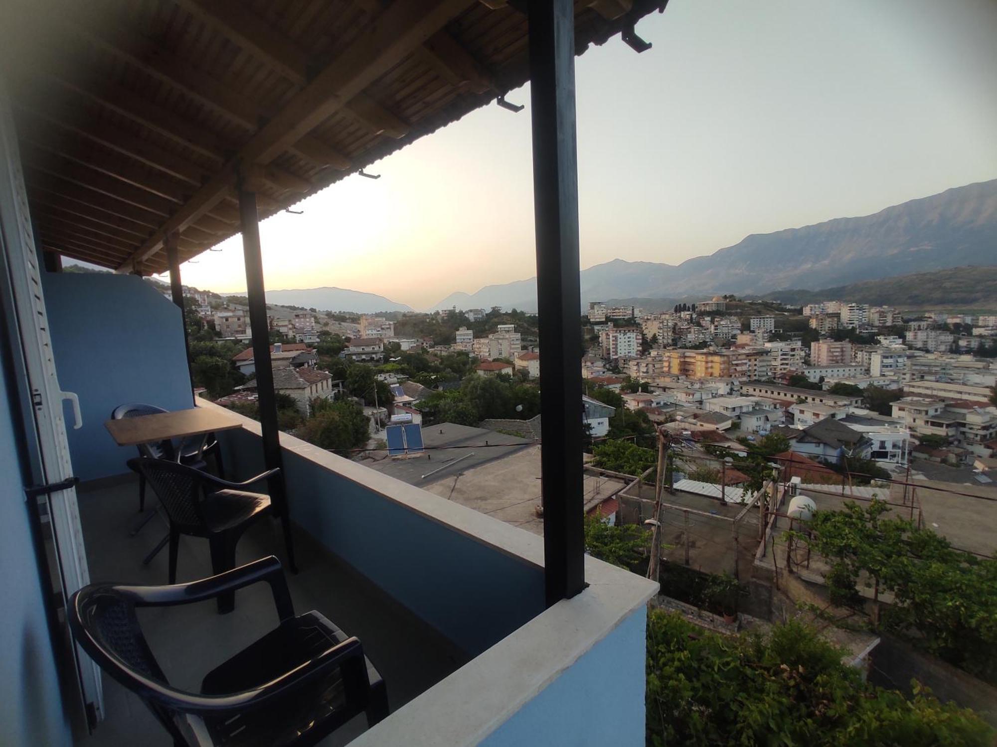 Dino Guest House Gjirokastër المظهر الخارجي الصورة